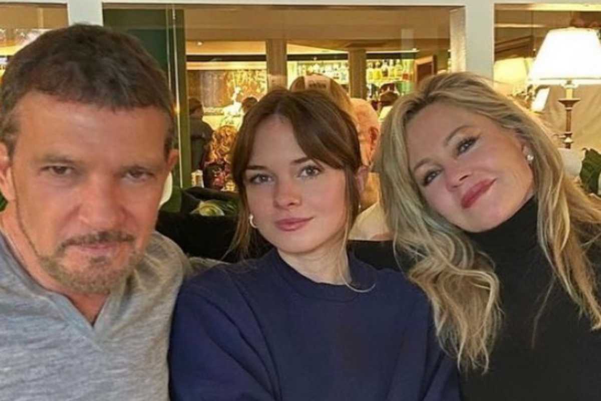 Antonio Banderas com a filha e Melanie Griffith