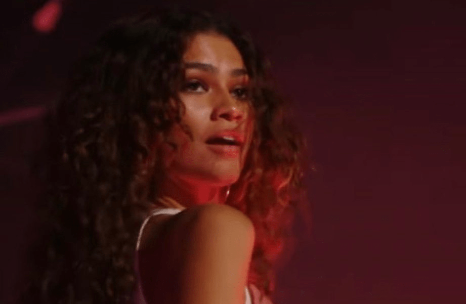 Zendaya faz aparição surpresa no Coachella e canta músicas de “Euphoria”