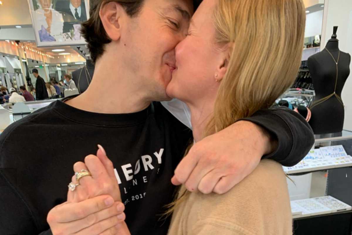 Justin Long e Kate Bosworth se beijam