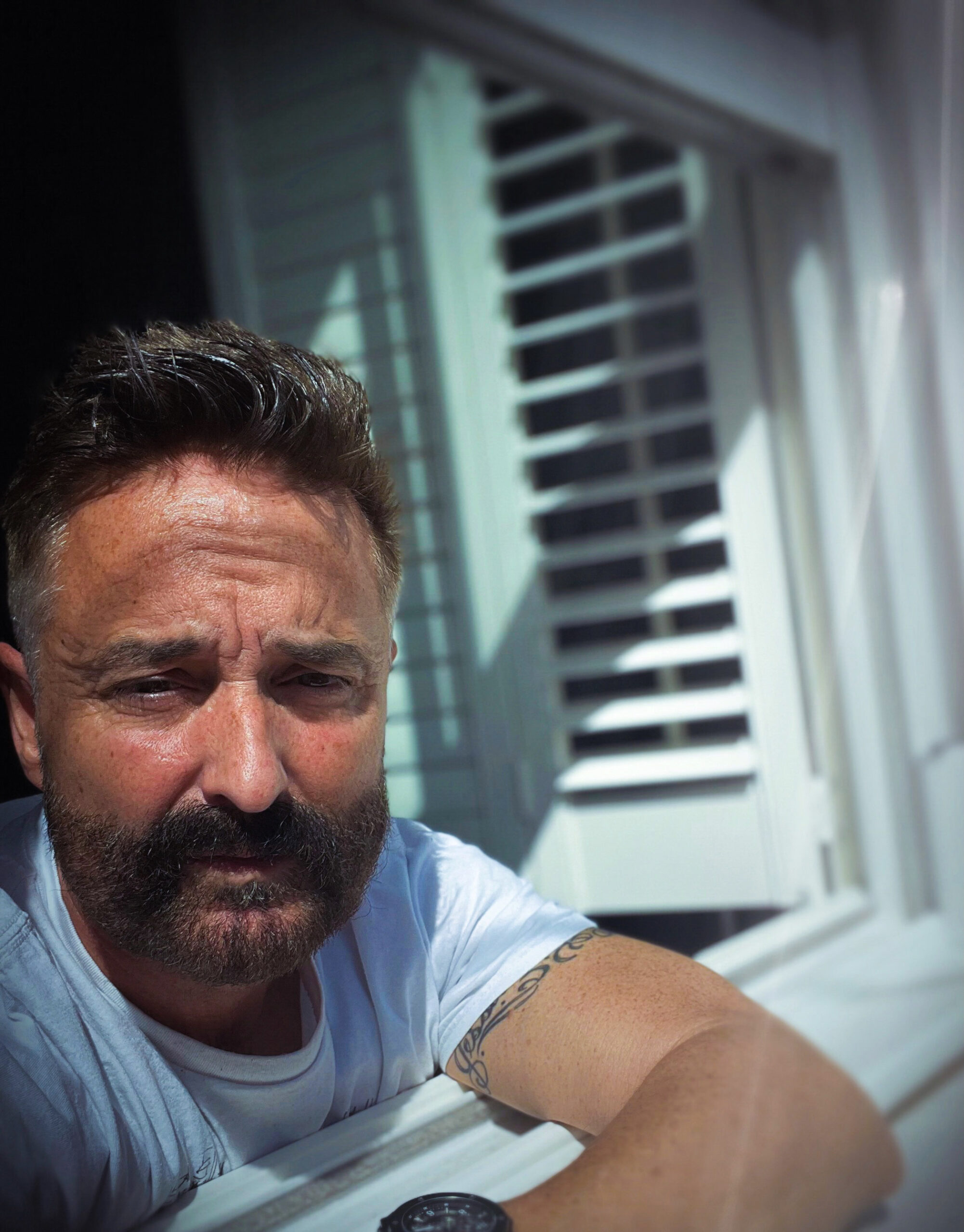 Descobertas Groover – Col Gerrard lança ”Nowhere”