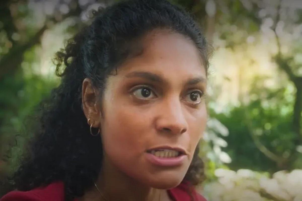 aline (bárbara reis) irritada em terra e paixão