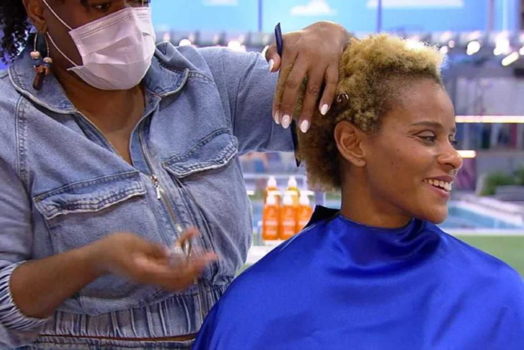 aline-wirley-cuidando-cabelo-spa-bbb23-1024x683-1 Aline Wirley cuidando do cabelo em SPA no BBB23