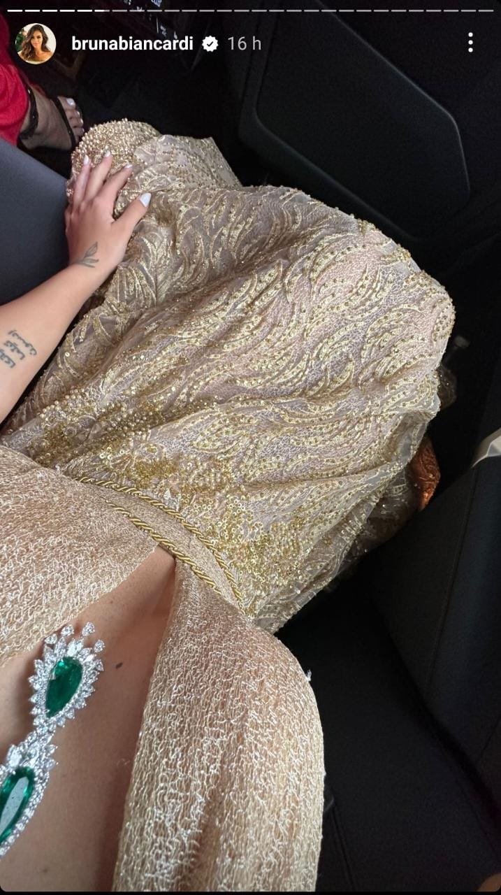 Bruna Biancardi mostra detalhes de seu vestido para o Festival de Cannes. Foto: Reprodução/Instagram/@brunabiancardi