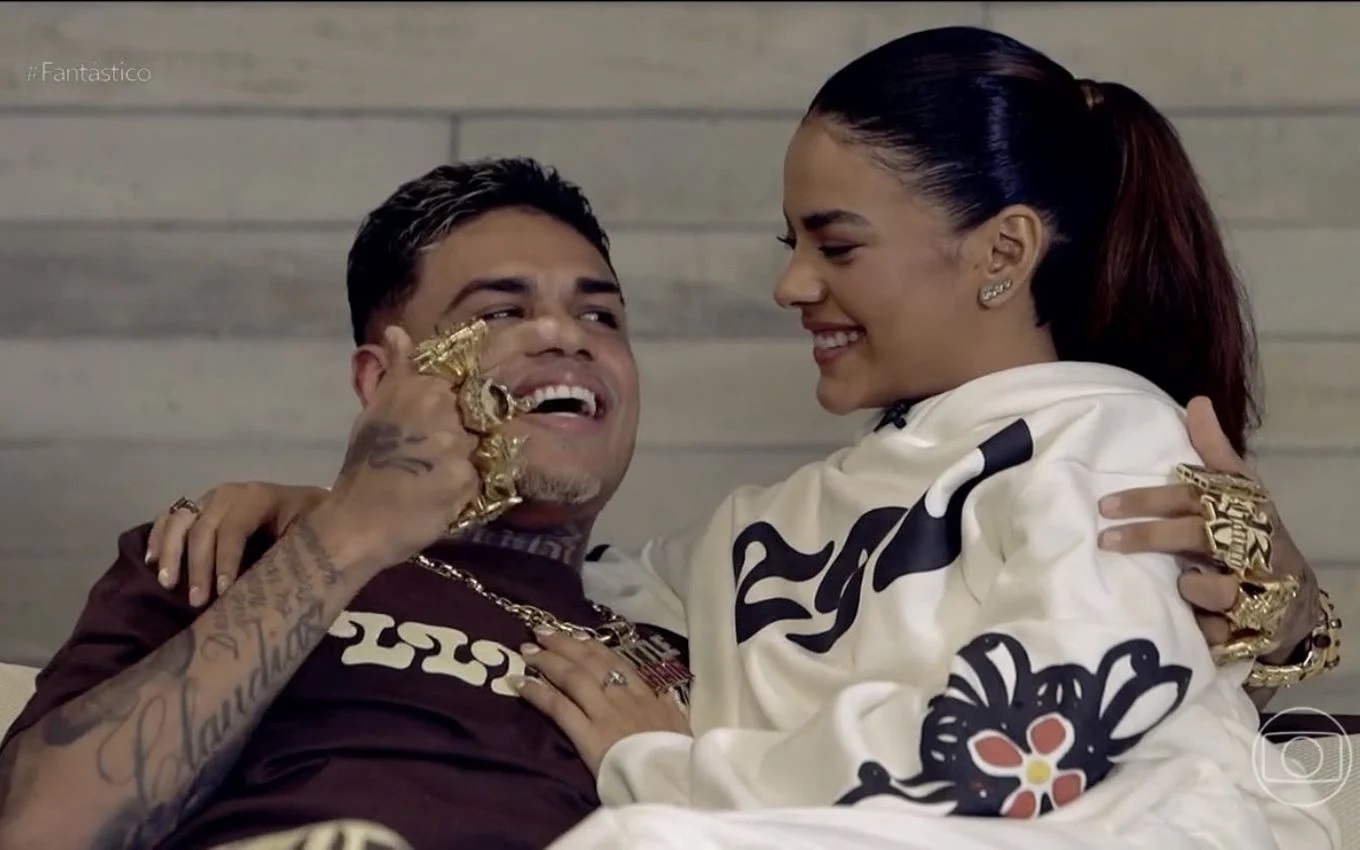 MC Cabelinho e Bella Campos anunciam casamento: “Dia 13”