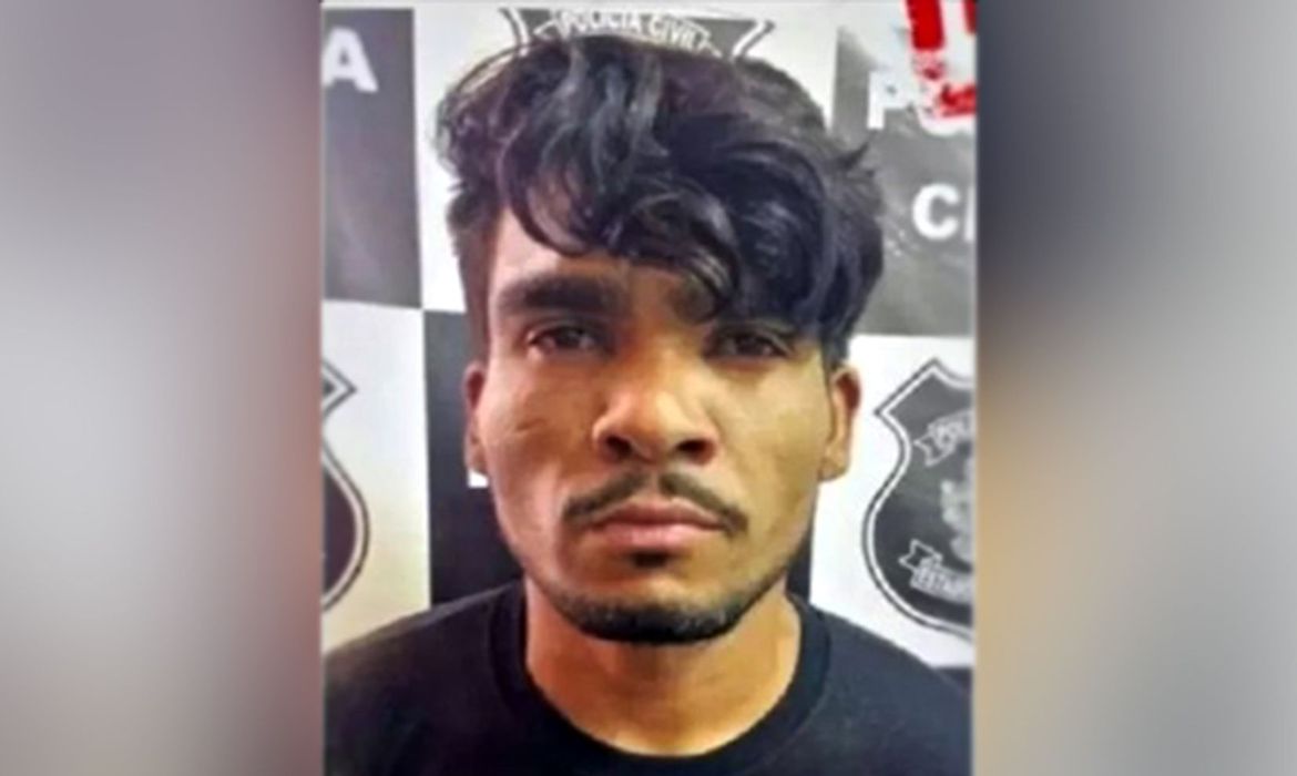 Jovem viola túmulo de Lázaro Barbosa após sonhar que o serial-killer estivesse vivo