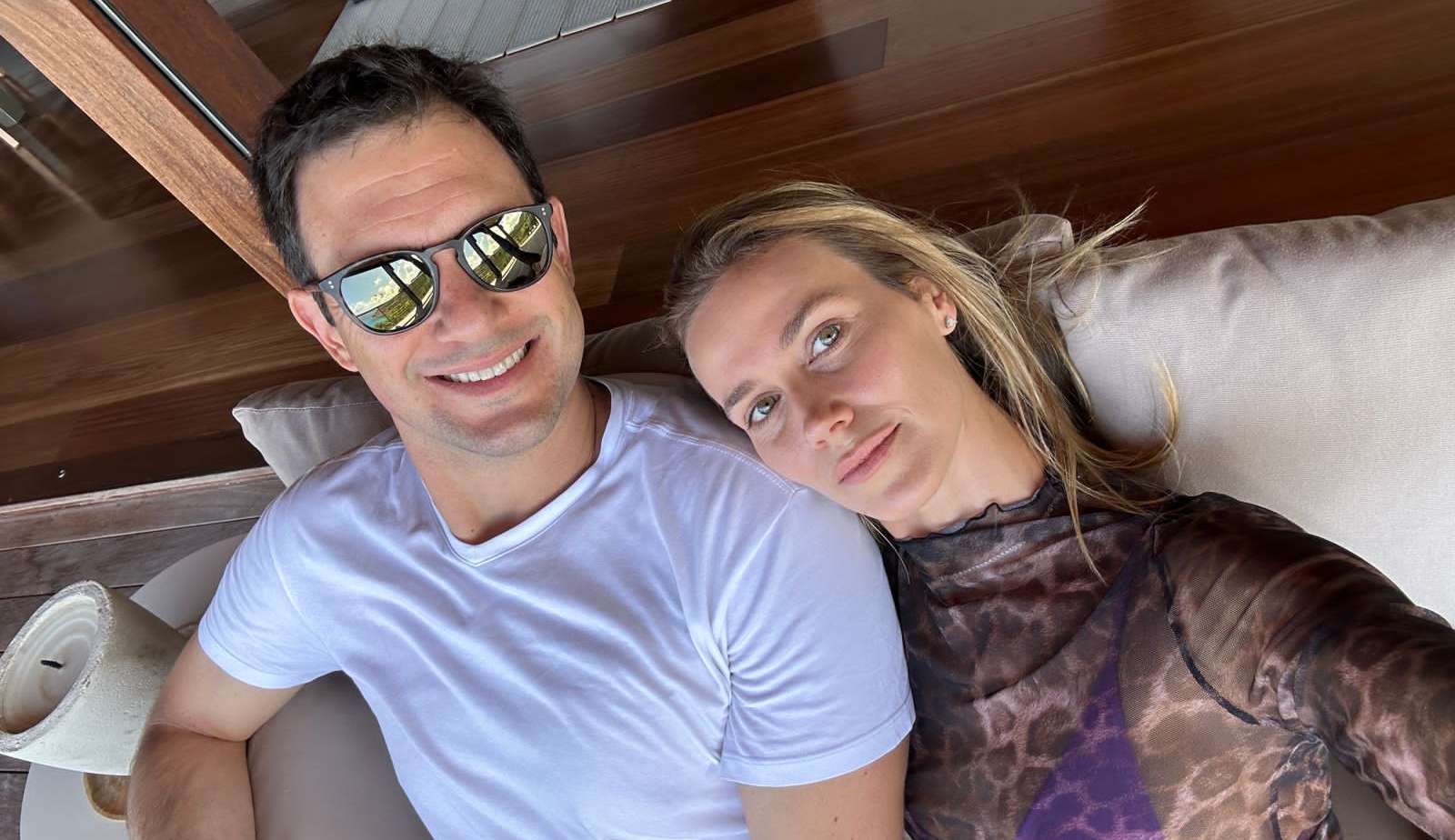 Apresentadora Renata Kuerten aproveita sua primeira viagem internacional sem a filha