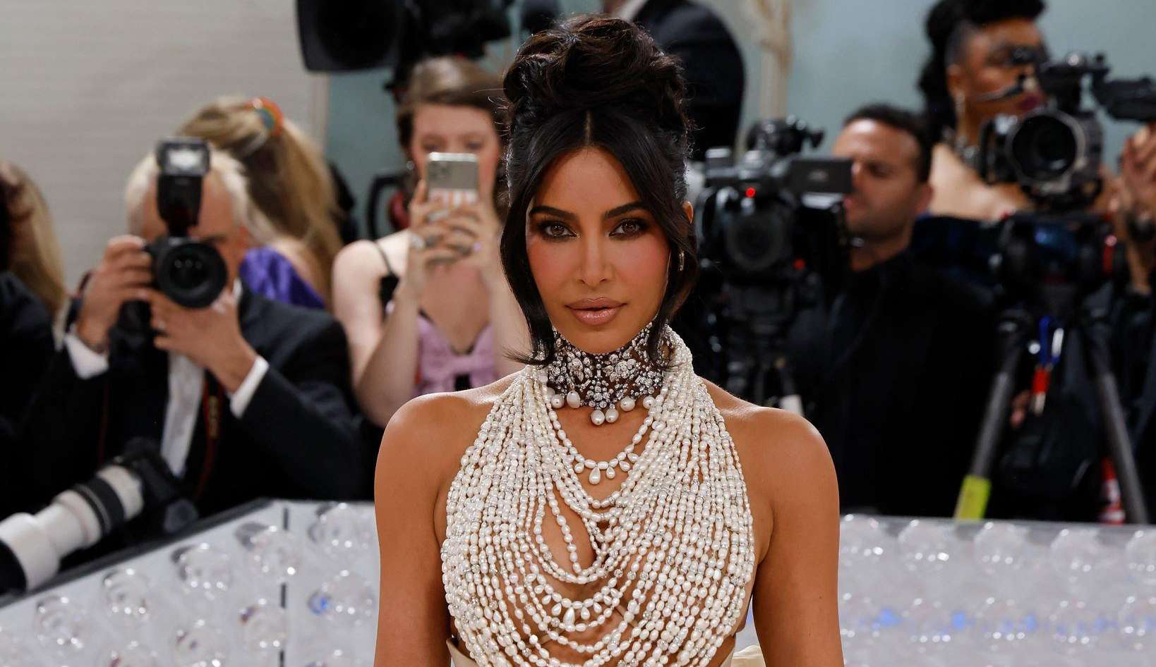 Kim Kardashian desabafa sobre criação solo dos filhos