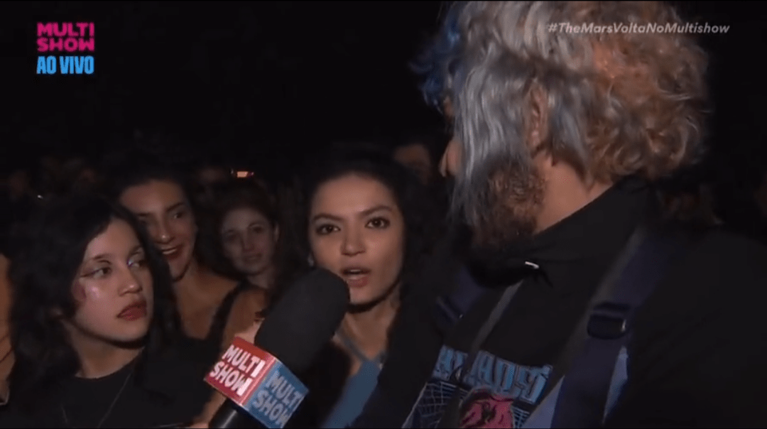 Mulher expõe repórter do Multishow ao vivo: “Tirou um trabalhador daqui”; veja vídeo