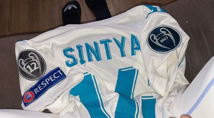 Camiseta de Casemiro com Sinttya (Foto:Reprodução/Leo Dias). Lorena Bueri