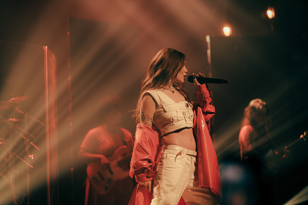 Carol Biazin estreia “REVERSA TOUR” em São Paulo
