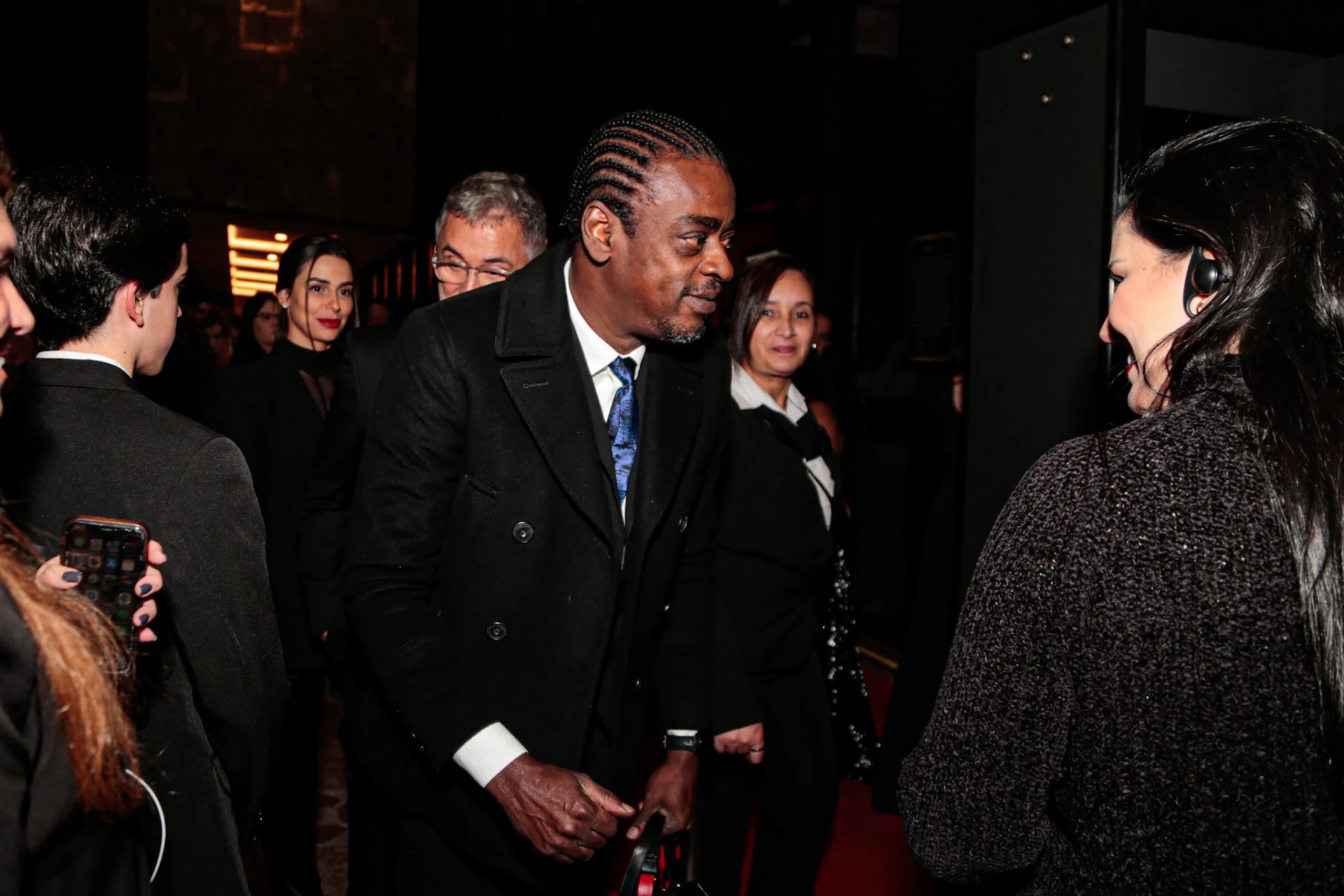 O cantor Seu Jorge foi um dos artistas presentes no leilão de Neymar (Foto: Reprodução/Ag News) Lorena Bueri