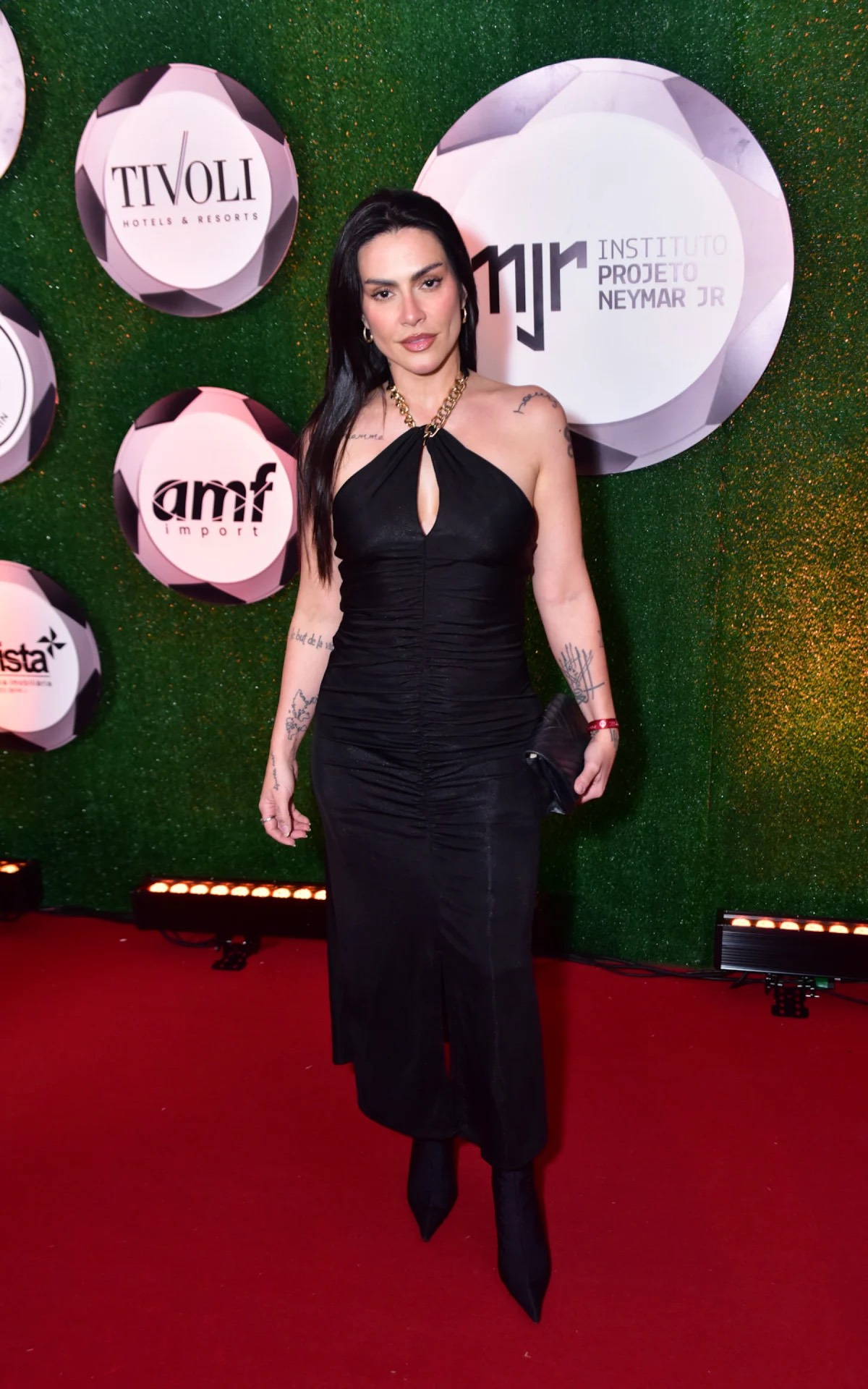 Cléo apostou num look 'all black' (Foto: Reprodução/Ag News) Lorena Bueri