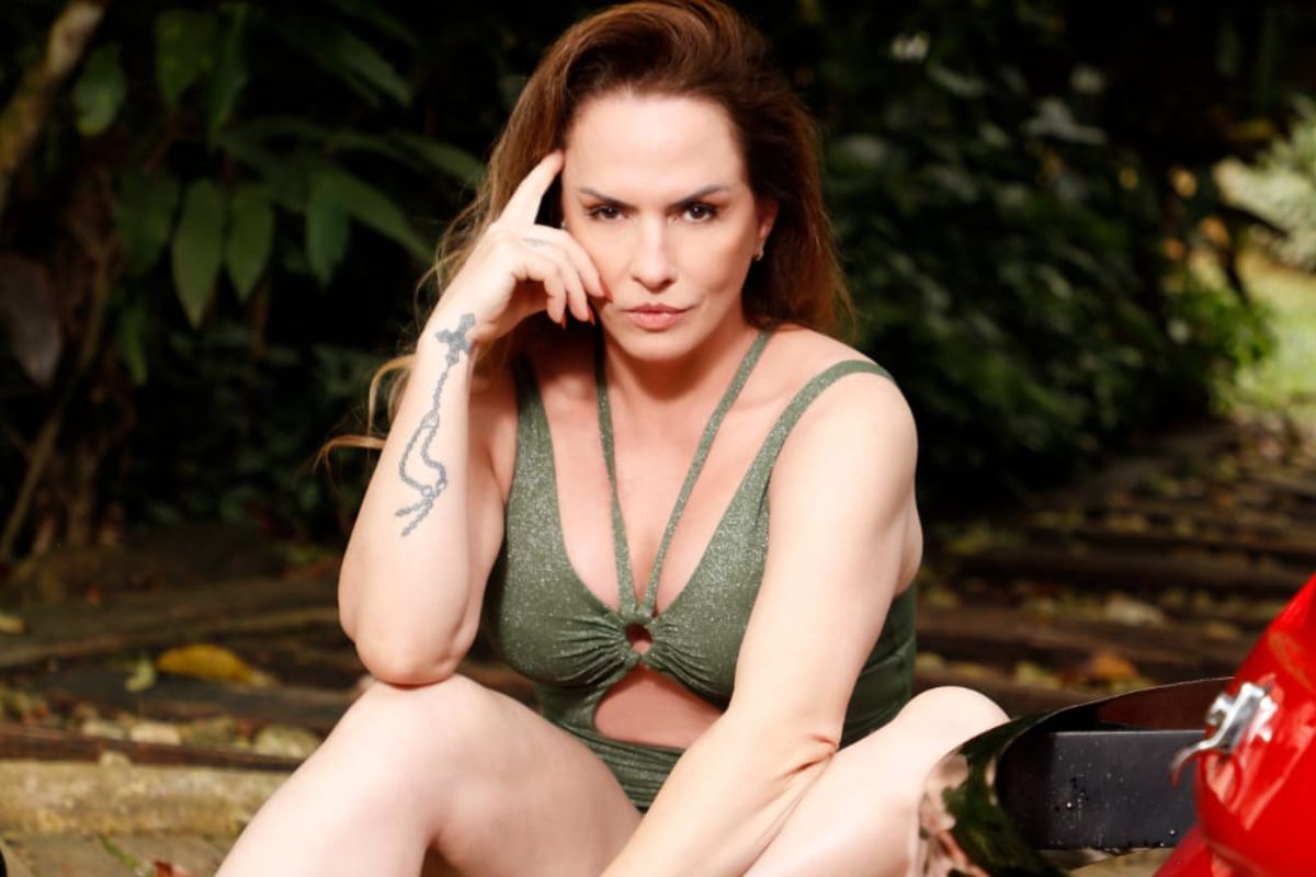 Núbia Oliiver