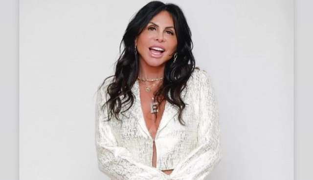 Gretchen fala sobre cirurgias plásticas, críticas sobre seu corpo e responde comentários sobre seu marido Lorena Bueri