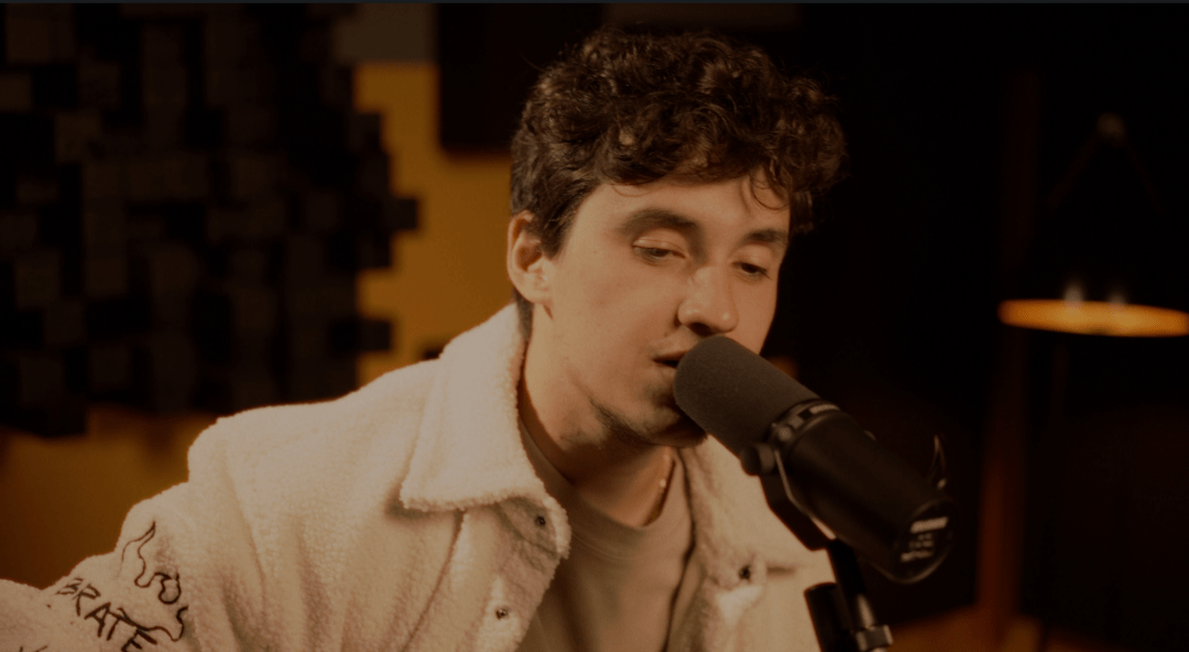 Cantor e compositor Nicolas Candido lança versão acústica da faixa “Resolvi Seguir”