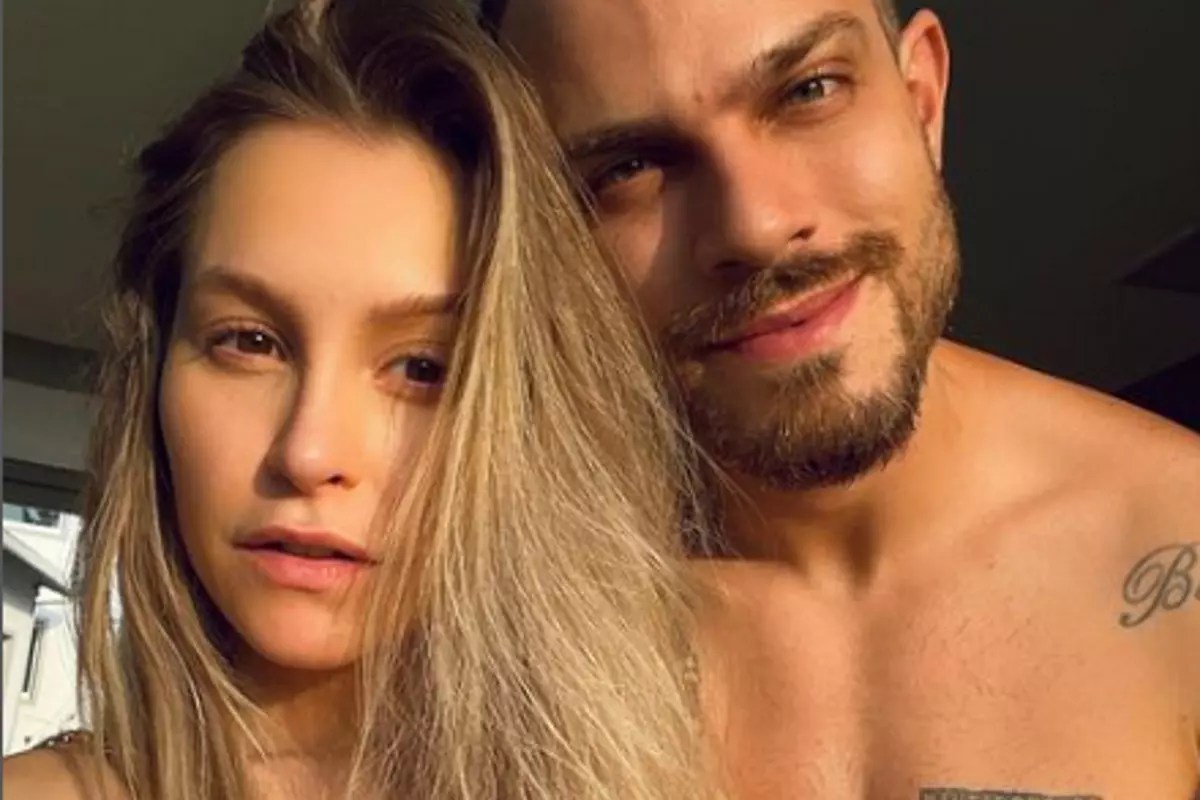 Carla Diaz anuncia o fim do noivado com Felipe Becari