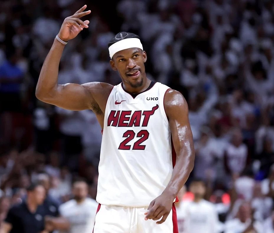 Jimmy Butler durante partida de Basquete. (Foto: Reprodução/Megan Briggs/Getty Images/Metropoles) Lorena Bueri