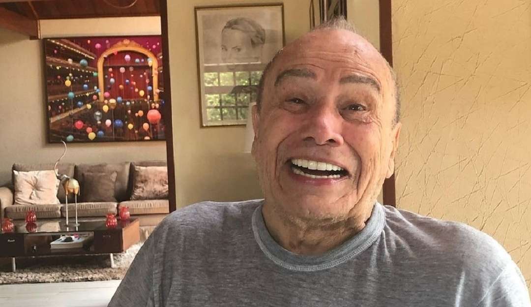 Stênio Garcia é internado com quadro de septicemia aguda Lorena Bueri