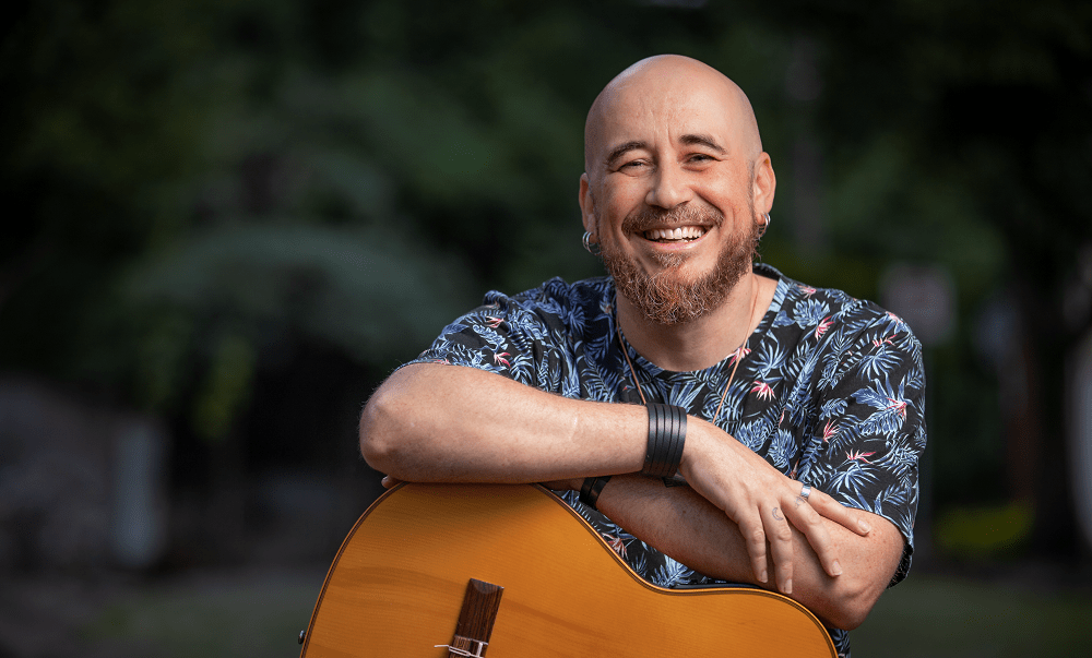 Cantor e compositor mineiro Belmiro inaugura o registro de suas obras com gravações dos singles Cenário e Terra em Transe