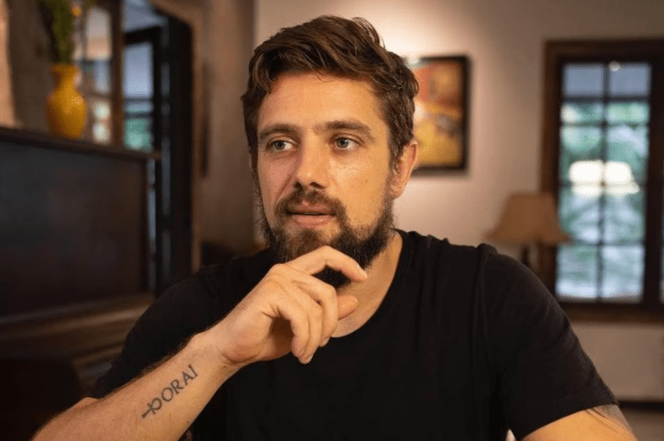Rafael Cardoso é acusado de mandar n*d*s para jovem de 18 anos; veja