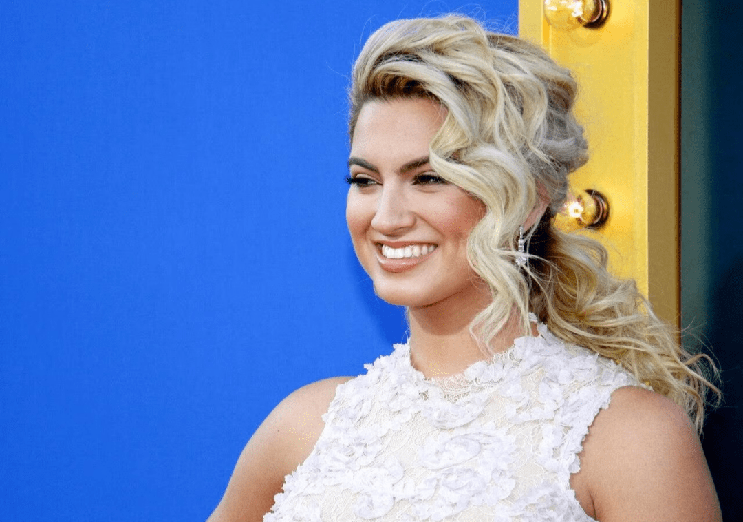 Cantora gospel Tori Kelly é internada em UTI com coágulos no pulmão