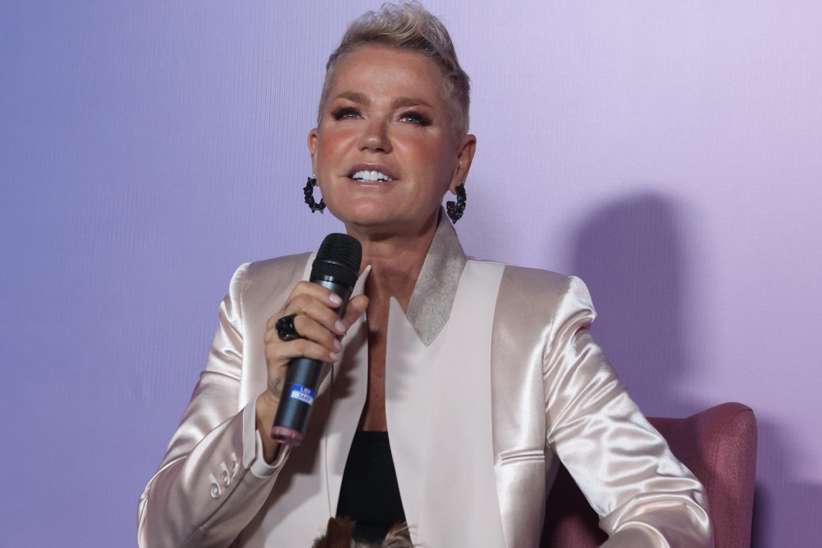 Xuxa falando de documentário do globoplay em pré-estreia especial