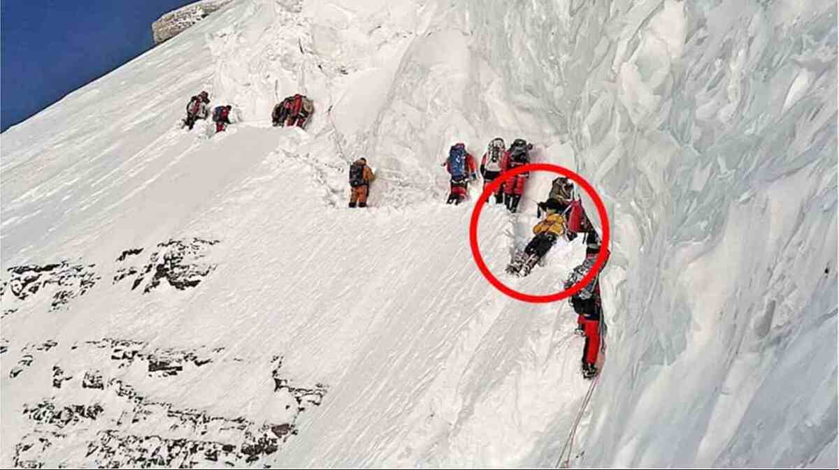 Vídeo: alpinista morre e é abandonado por colegas na 2ª mais alta do mundo