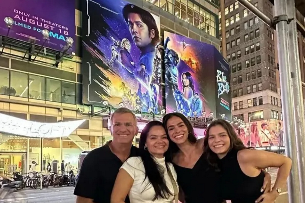Bruna Marquezine com a familia nos EUA