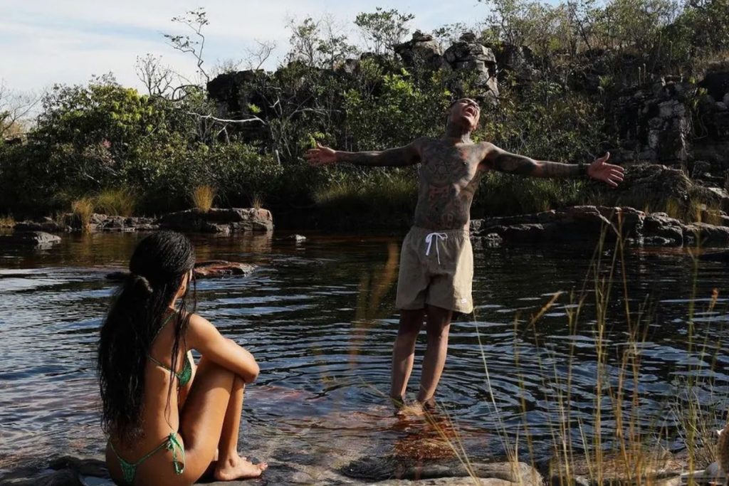 viagem de cabelinho e bella campos