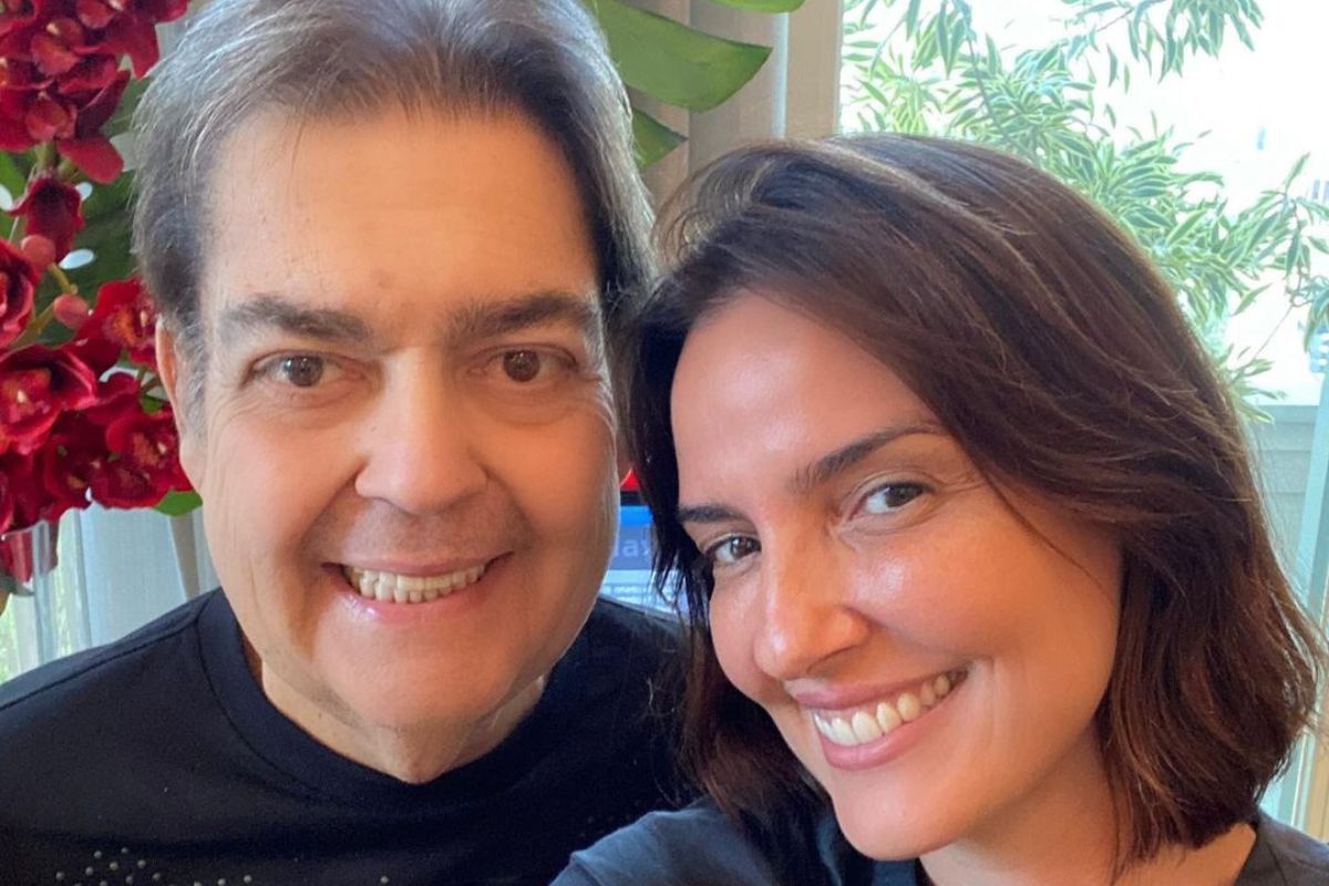 Faustão e Luciana Cardoso sorridentes