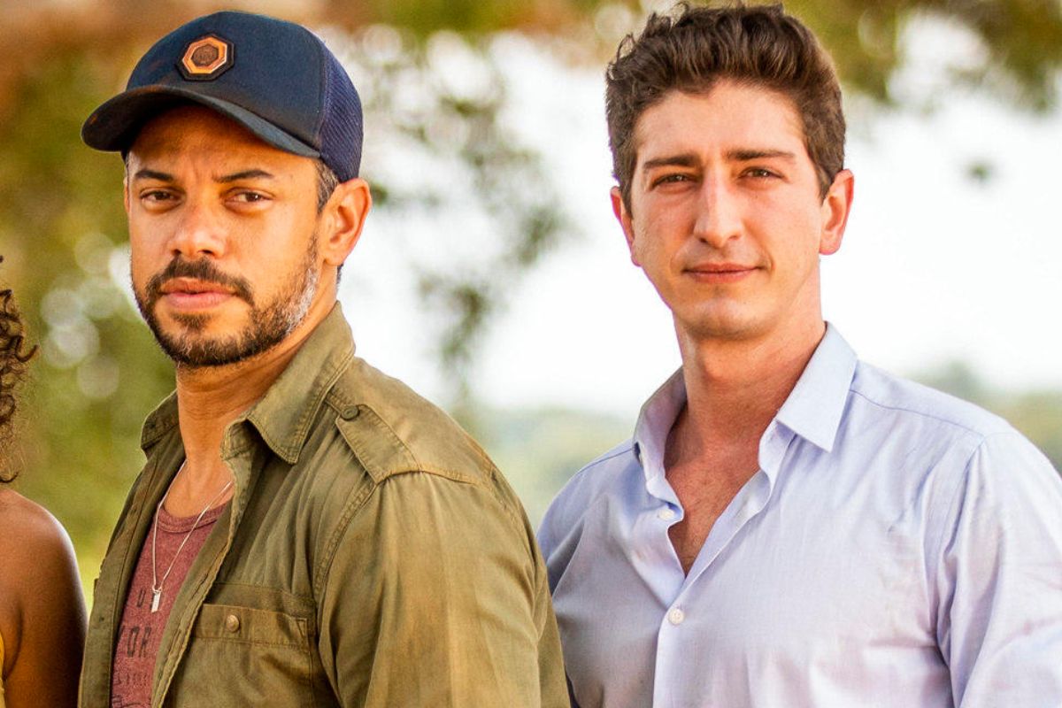 Jonatas (Paulo Lessa) e Daniel (Johnny Massaro) em Terra e Paixão