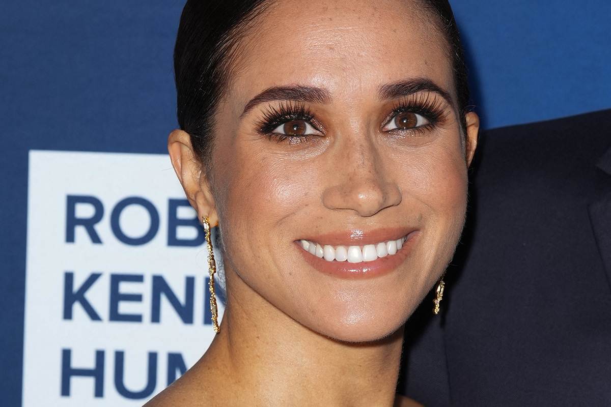 Meghan Markle sorrindo