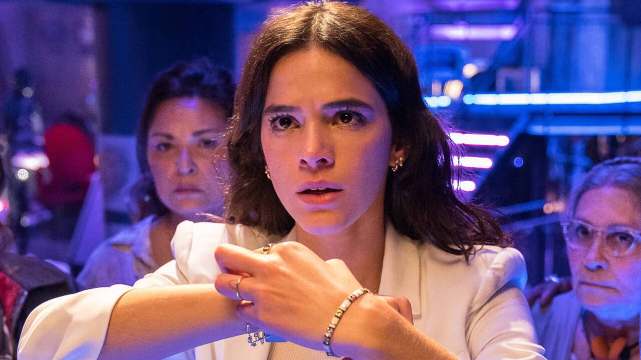 Bruna Marquezine revela insegurança em carreira internacional Lorena Bueri