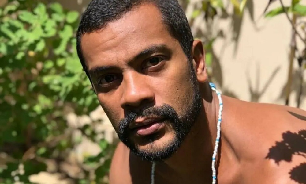 Ator Samuel de Assis, o Benjamin de “Vai Na Fé”, tem fotos íntimas vazadas na web e agita internautas