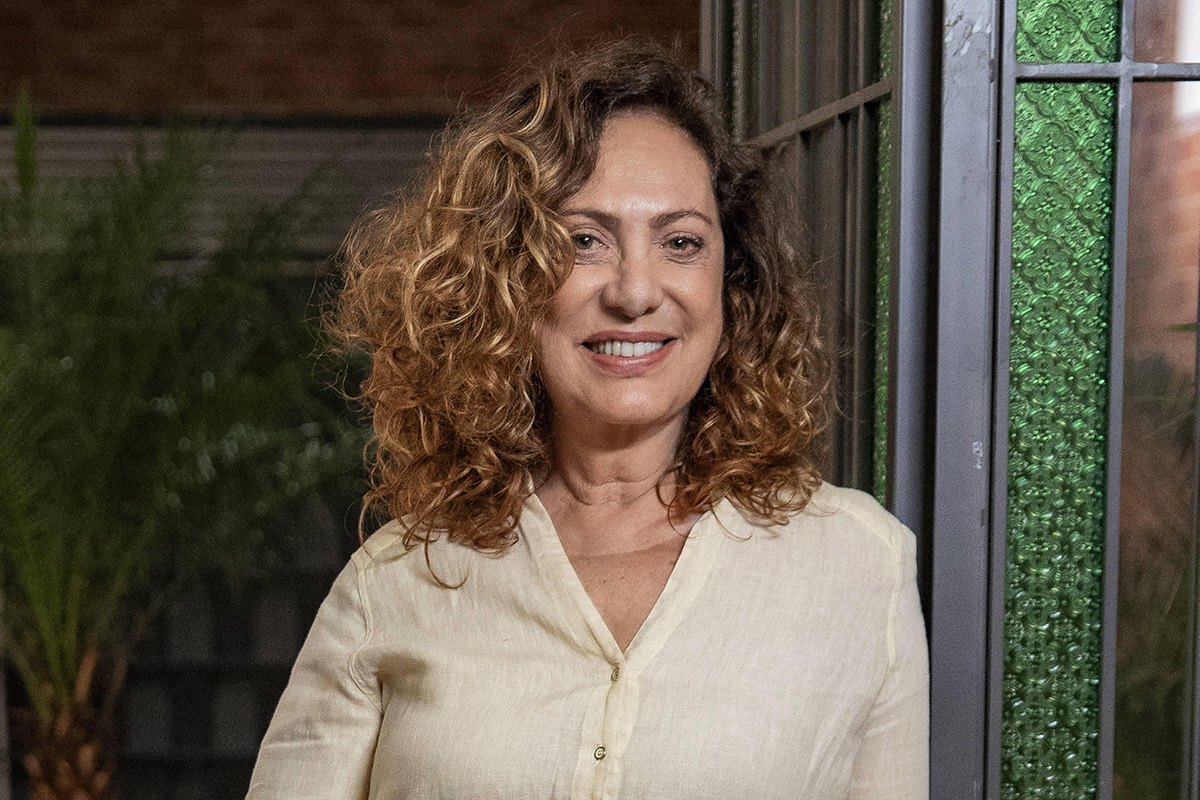Agatha (Eliane Giardini) em Terra e Paixão