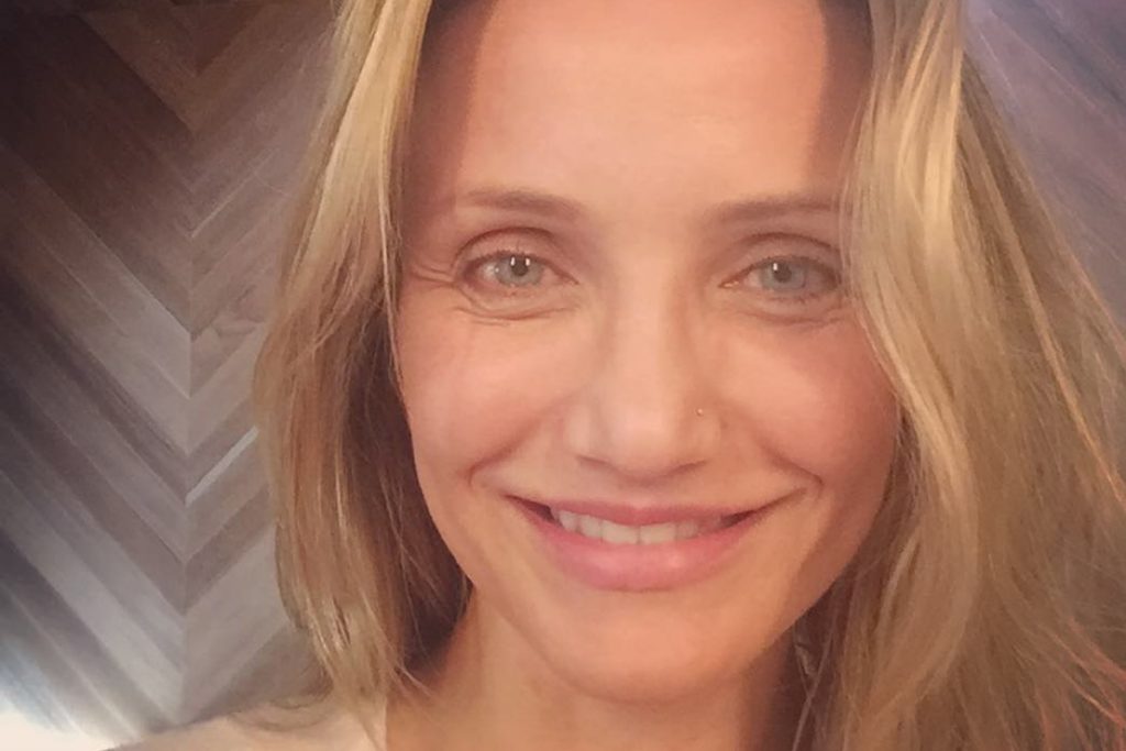 Cameron Diaz sorrindo