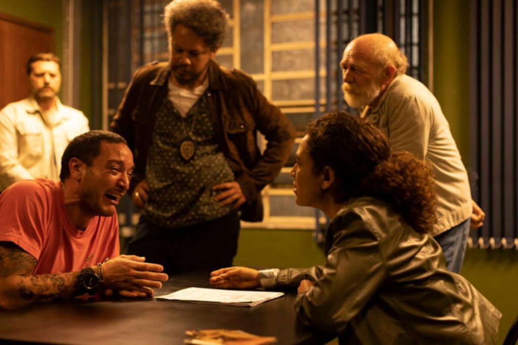 cena-de-a-menina-que-matou-os-pais-a-confissao-3-1024x683-1 Cena do filme "A Menina que Matou os Pais - A Confissão"