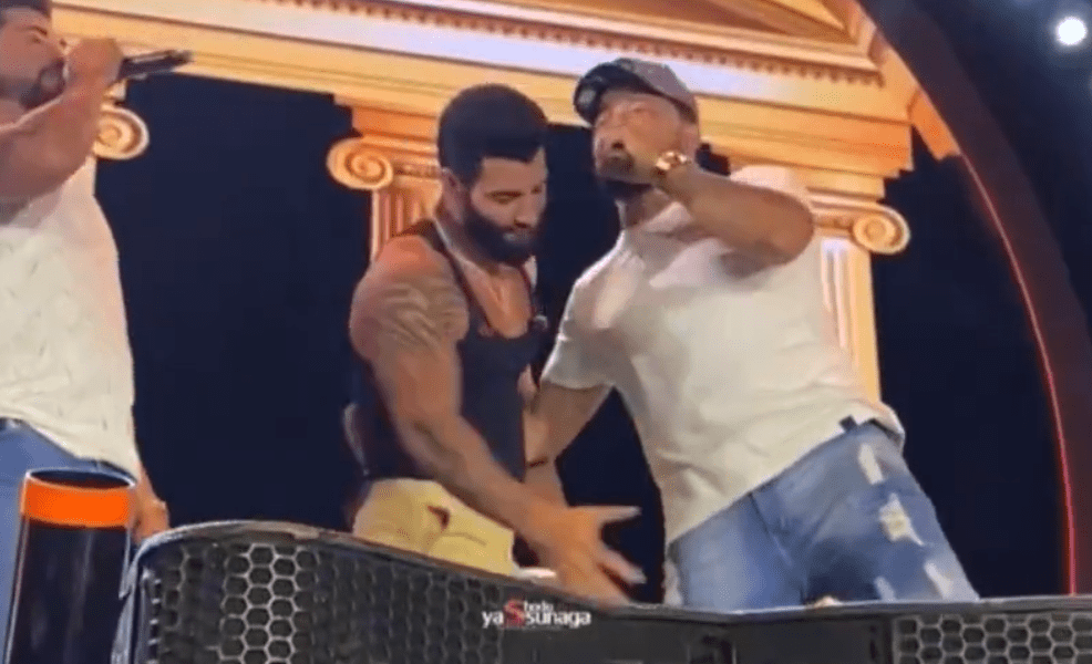 Brotheragem? Gusttavo Lima agarra parte íntima de homem durante show; veja vídeo