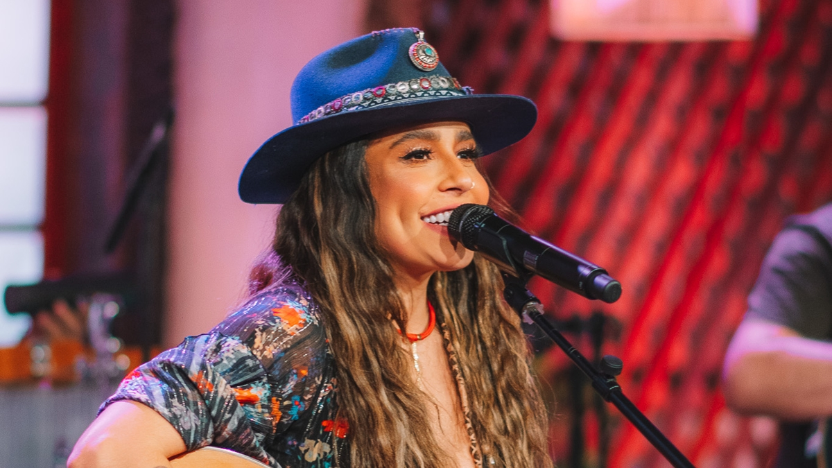 Lauana Prado lança tributo ao sertanejo com álbum “Raiz Goiânia”