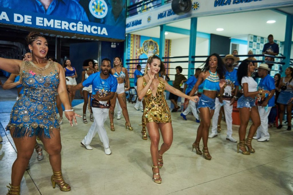 Gabi Martins no samba