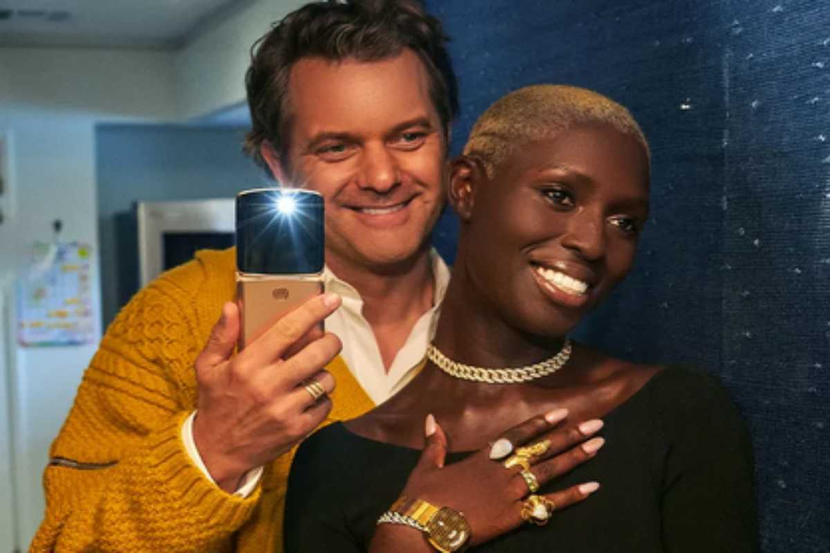 Joshua Jackson e Jodie Turner-Smith em anúncio da Motorola