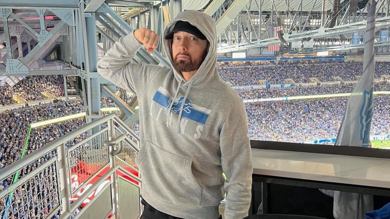 Eminem compartilha momento único ao assistir jogo de seu time ao lado da família Lorena Bueri