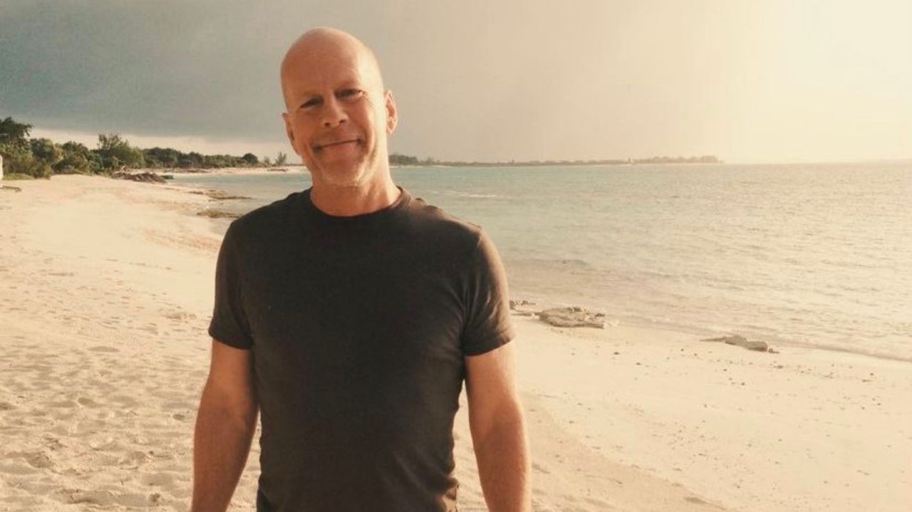 Glenn Gordon Caron desabafa sobre estado de saúde de Bruce Willis Lorena Bueri