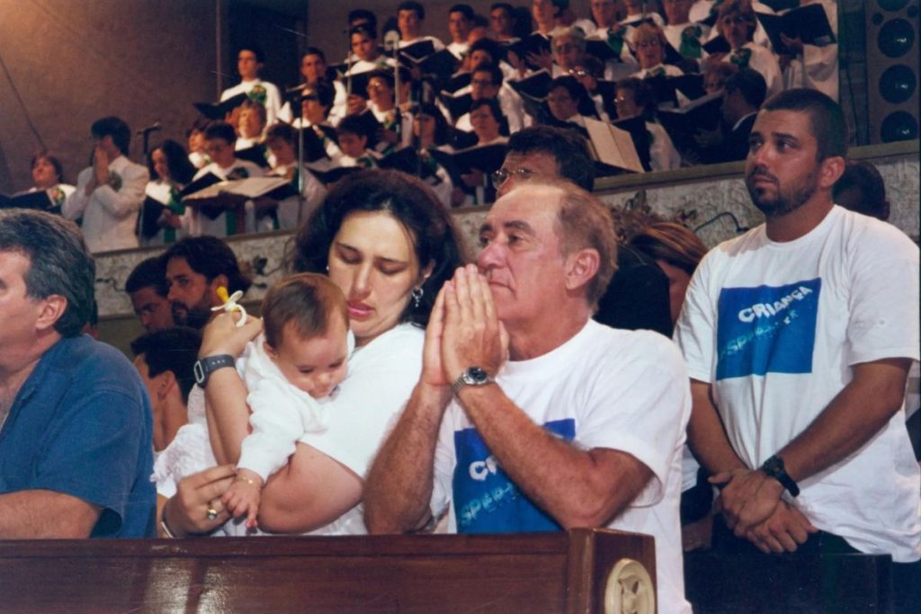 renato-aragao-esposa-filha-santuario-nossa-senhora-aparecida-1024x683-1 Renato Aragão ocm esposa e filha, agradecendo Nossa Senhora Aparecida