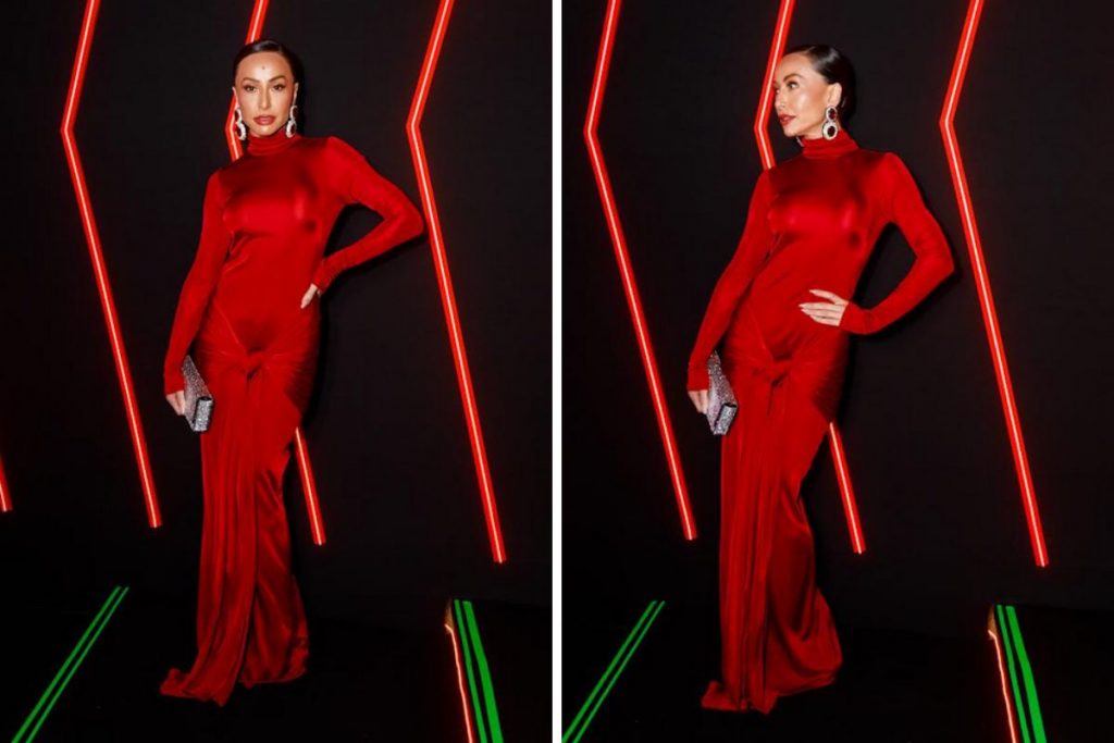 Sabrina Sato com vestido vermelho de jersey, agarrado ao corpo