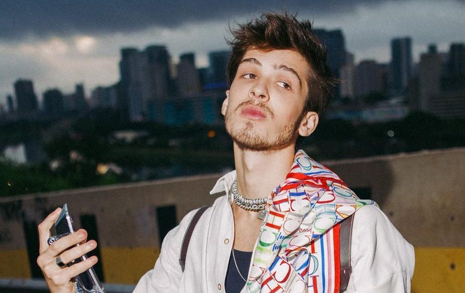Ícone fashionista, João Guilherme fala sobre ter programa de TV: “Gosto da câmera”