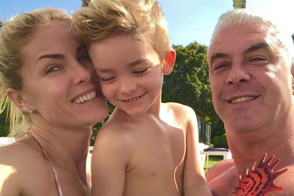 Ana Hickmann com o marido e o filho