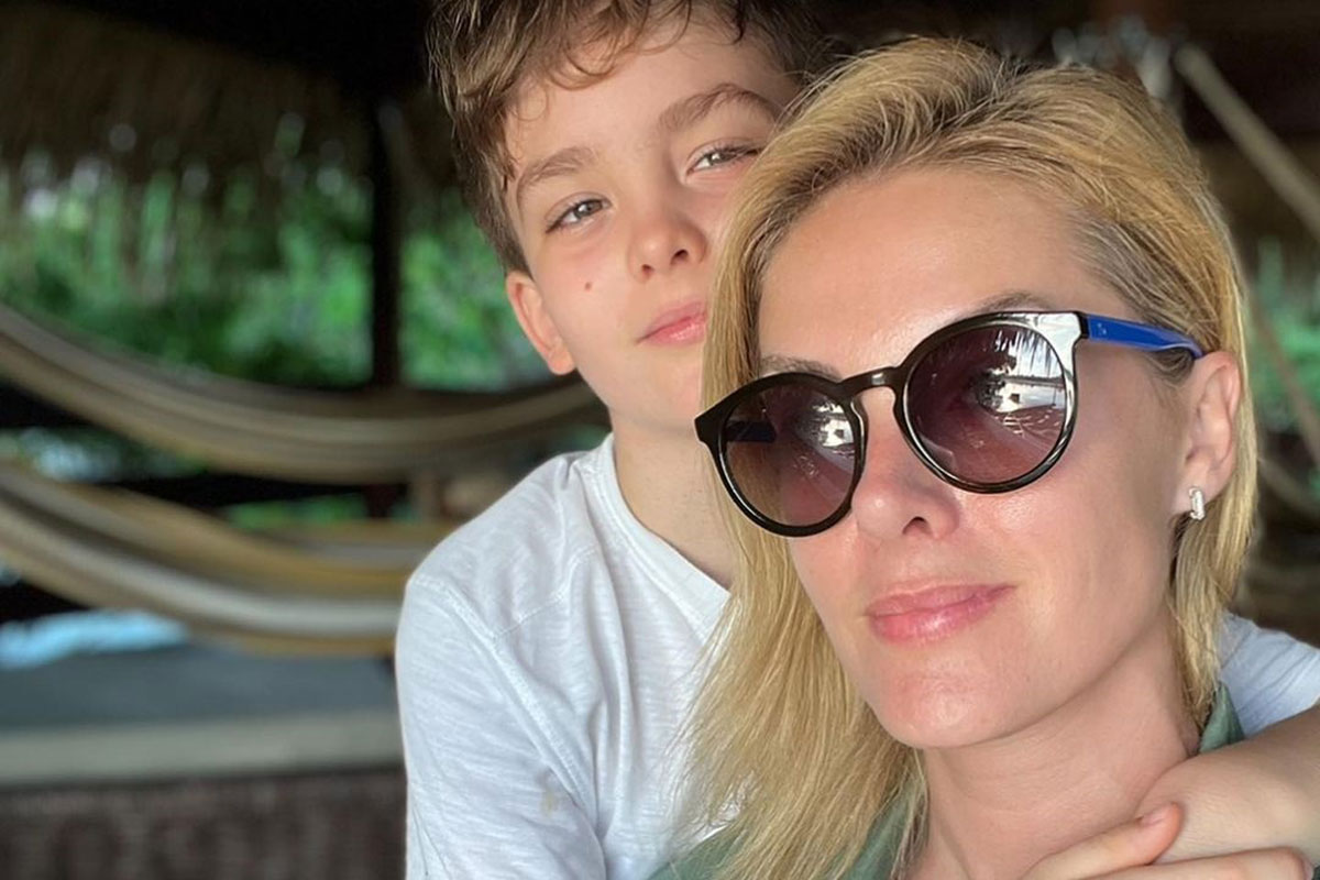 Ana Hickmann com o filho Alexandre