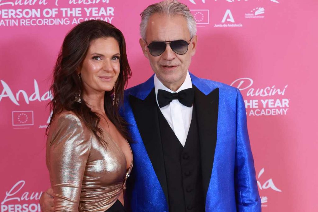 Andrea Bocelli no tapete vermelho do Grammy Latino 2023