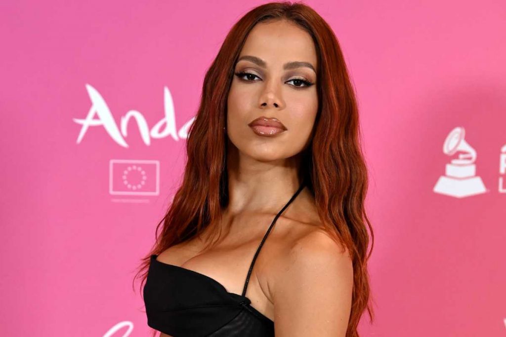Anitta no tapete vermelho do Grammy Latino 2023